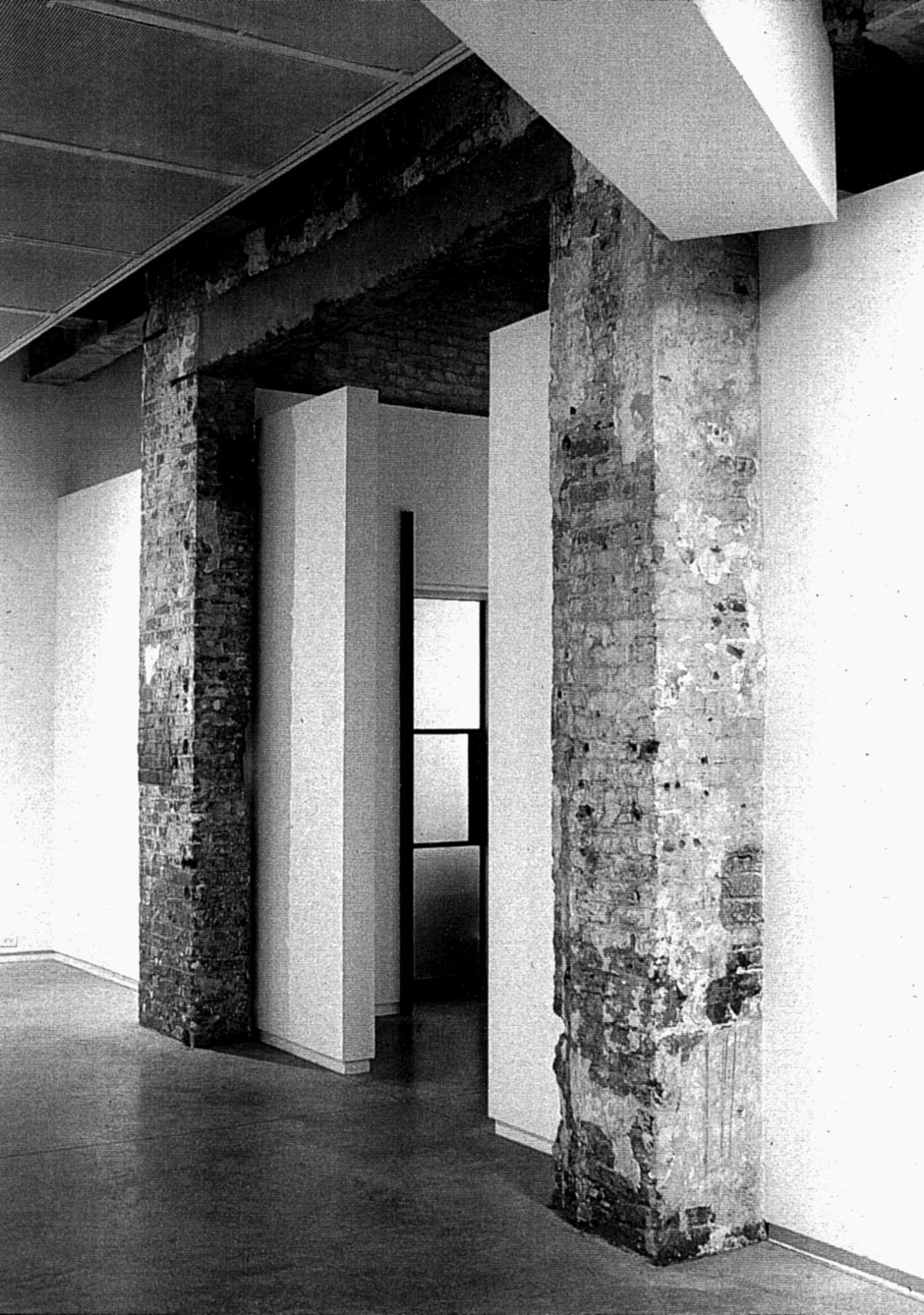 03-Victoria-Munroe-Gallery