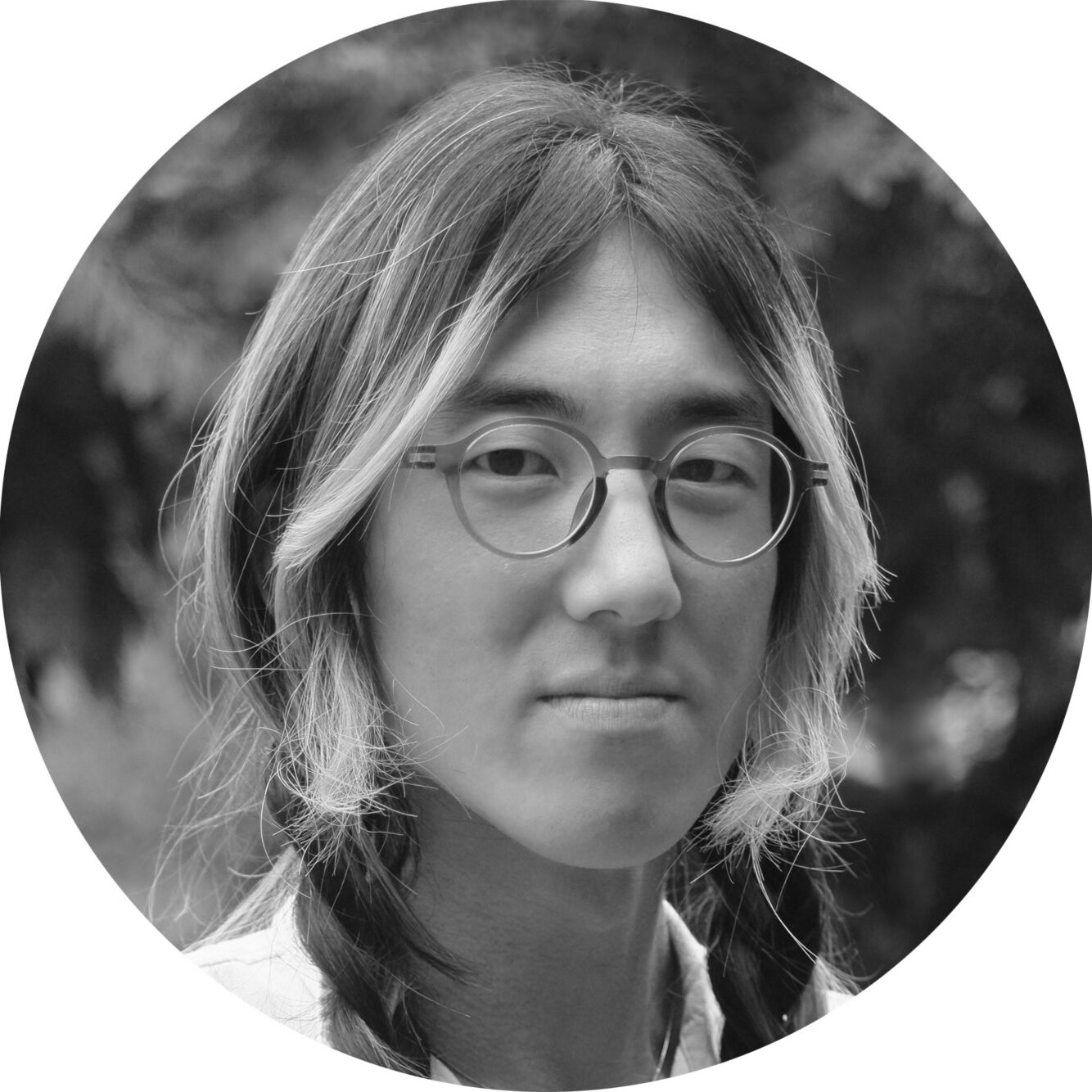 Seb Headshot 2025-BW-Circle